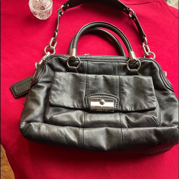 Coach beautiful leather bag with lots of space inside. Leather is very soft - Picture 8 of 12